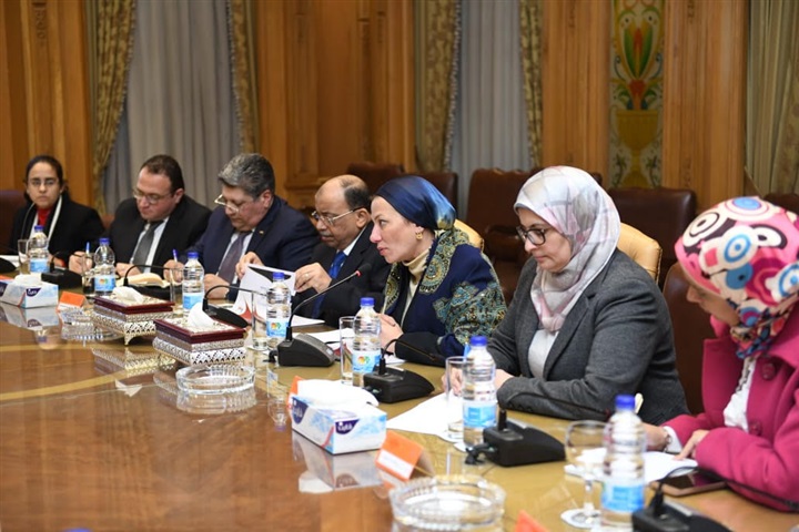 العصار يبحث مع وزيري التنمية المحلية والبيئة سبل القضاء على أزمة المخلفات