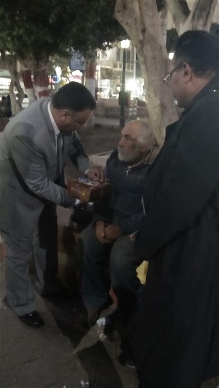 "التدخل السريع" ينقذ مسنًا من برد الشتاء برمسيس 