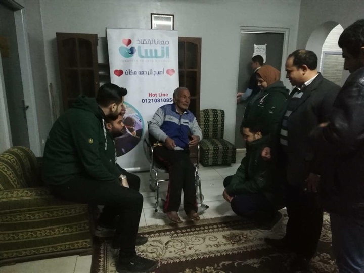 "التدخل السريع" ينقذ مسنًا من برد الشتاء برمسيس 