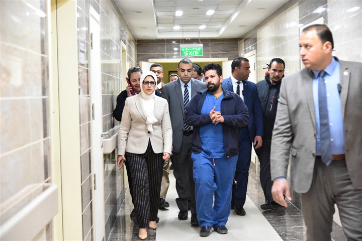 وزيرة الصحة تقوم بزيارة مفاجئة لمستشفى هوليوبوليس