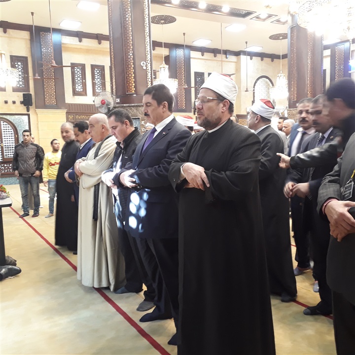 بالصور.. وزير الأوقاف يفتتح المسجد الكبير بالخصوص