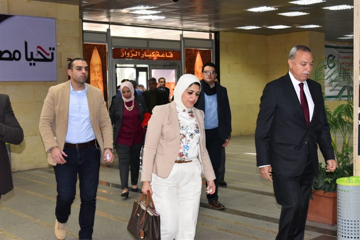 وزيرة الصحة تصل الأقصر لبدء جولتها الميدانية للوقوف على الخدمة الطبية المقدمة للمرضى