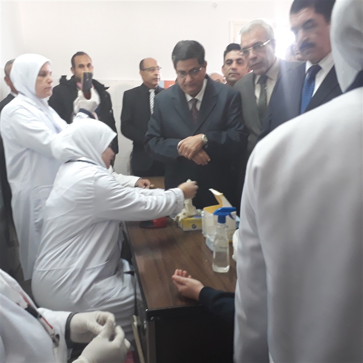 محافظ القليوبية يدشن حملة السمنة والأنيميا لطلاب المدارس 