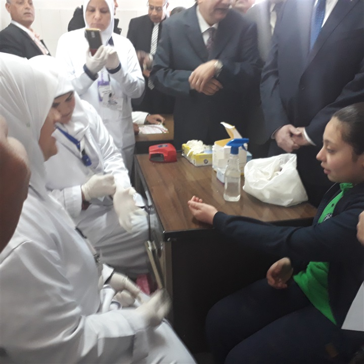 محافظ القليوبية يدشن حملة السمنة والأنيميا لطلاب المدارس 