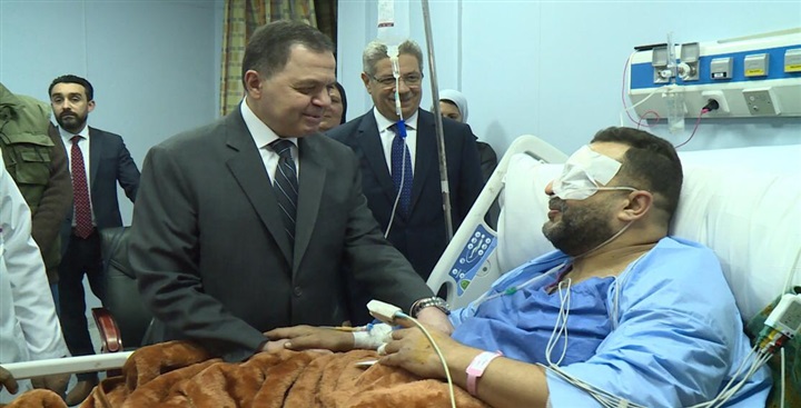 بالصور.. وزير الداخلية يزور مصابي حادث تفجير الأزهر