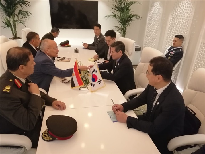 بالصور.. "العصار" يشارك في افتتاح آيديكس 2019 بأبوظبي