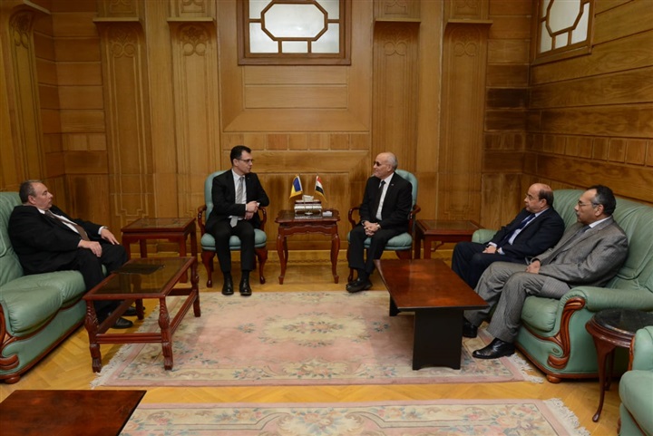 "العصار" يلتقي وزير بيئة الأعمال والتجارة الروماني لبحث سبل التعاون المشترك      