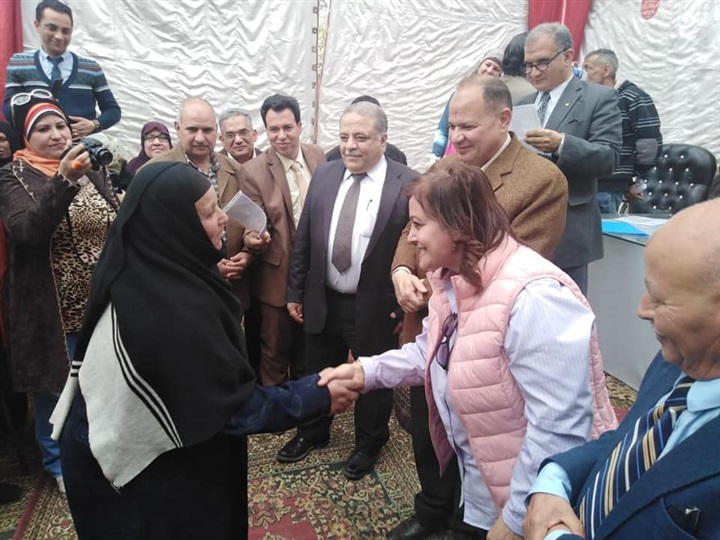 "نائب وزير الزراعة" و"محافظ الفيوم" يطلقان إشارة البدء لتنفيذ "المرحلة الثانية للحزام الآمن" ببحيرة قارون بالفيوم