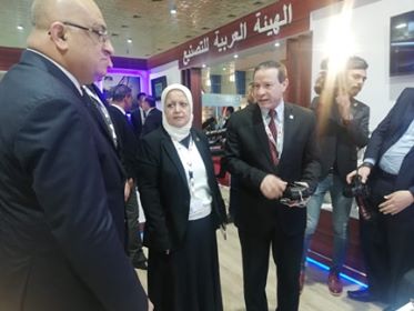 رئيس الأركان العراقي ووزير التجارة يتفقدا جناح الهيئة العربية للتصنيع