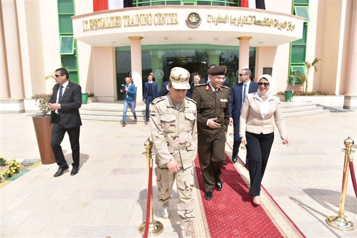 وزيرة الصحة تتفقد لجان الاختبارات للفرق الطبية العاملة في التأمين الصحي الشامل الجديد