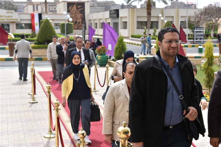 وزيرة الصحة تتفقد لجان الاختبارات للفرق الطبية العاملة في التأمين الصحي الشامل الجديد