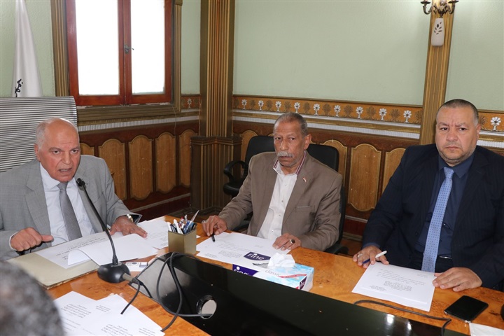 "زمالة المعلمين" يوافق بالإجماع على التعديلات الدستورية الجديدة.. ويناقش إجراءات التقدم للعمرة