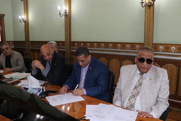 "زمالة المعلمين" يوافق بالإجماع على التعديلات الدستورية الجديدة.. ويناقش إجراءات التقدم للعمرة
