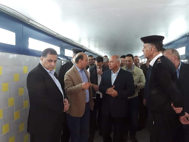 بالصور.. وزير النقل يتفقد محطة مصر وورش صيانة الجرارات