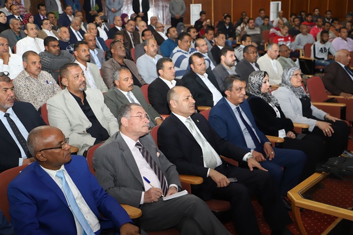 وزير القوي العاملة: لا تستمعوا للمغرضين أصحاب النوايا السيئة الذي يريدون هدمًا ويكرهون البناء