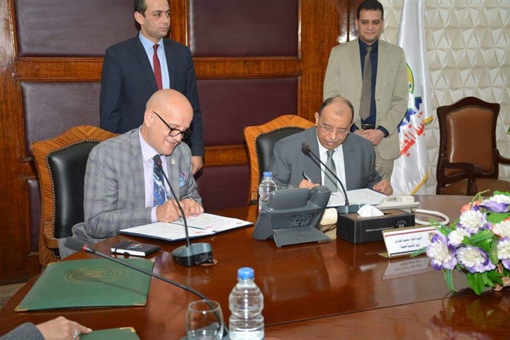  دعم دور وزارة التنمية المحلية فى تنفيذ الإستراتيجية القومية للسكان لتحقيق الهدف القومى بالحد من النمو السكانى المرتفع 