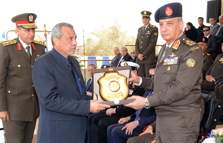 وزير الدفاع يشهد حفل تخرج الدفعة 155 من كلية الضباط الإحتياط