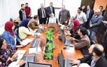 بالصور.. وزيرة الصحة تتابع سير العمل بغرفة 
