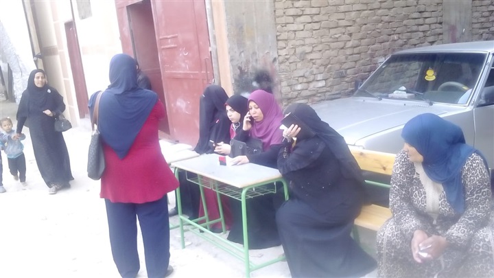 بالصور.. إقبال كثيف بالساعات الأولى للاستفتاء على تعديل الدستور بالقليوبية