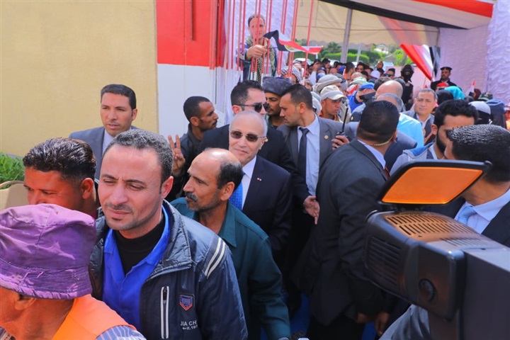 بالصور.. اللواء محمد العصار يدلي بصوته في الاستفتاء 