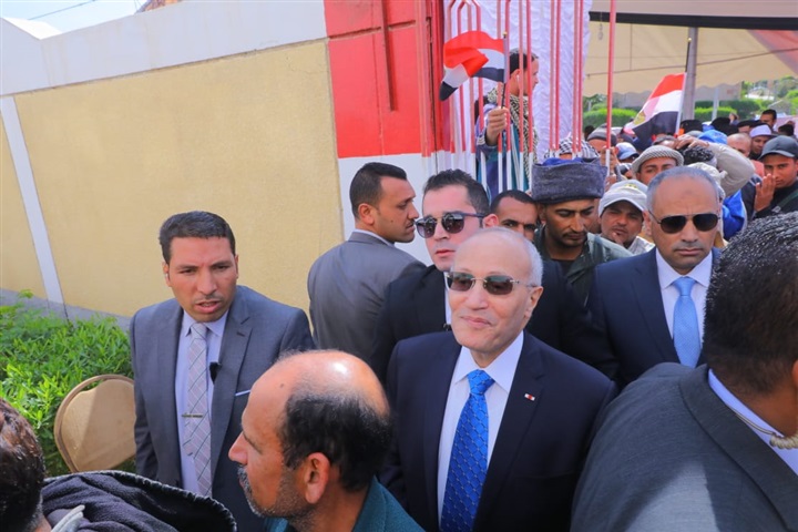 بالصور.. اللواء محمد العصار يدلي بصوته في الاستفتاء 