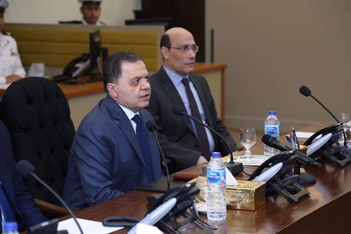 وزير الداخلية يتابع إجراءات تأمين سير الإستفتاء على التعديلات الدستورية من داخل قطاع الأمن العام