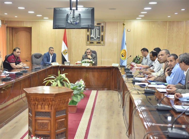 الحكومة تستخدم "التابلت" لعرض جدول الأعمال في اجتماعاتها بدلأً من الملفات الورقية