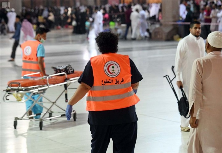 1300 شاب وفتاة سعوديا يتطوعون لتقديم المساعدات لزوار المسجد النبوى خلال شهر رمضان 1300 شاب وفتاة سعوديا يتطوعون لتقديم المساعدات لزوار المسجد النبوى خلال شهر رمضان