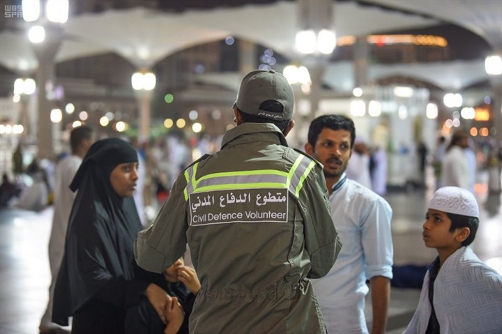 1300 شاب وفتاة سعوديا يتطوعون لتقديم المساعدات لزوار المسجد النبوى خلال شهر رمضان 1300 شاب وفتاة سعوديا يتطوعون لتقديم المساعدات لزوار المسجد النبوى خلال شهر رمضان