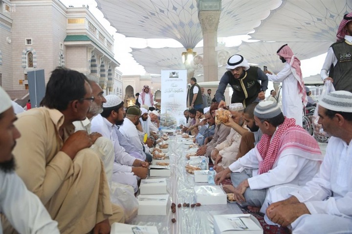 انطلاق مبادرة "إفطار صائم"عن المرابطين على الحدود السعودية طوال أيام شهر رمضان المبارك انطلاق مبادرة "إفطار صائم"عن المرابطين على الحدود السعودية طوال أيام شهر رمضان المبارك