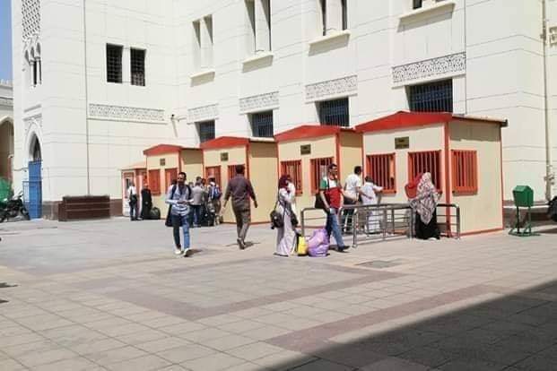 بالصور.. ضربة شمس من أكشاك التذاكر لـ" وزير النقل"