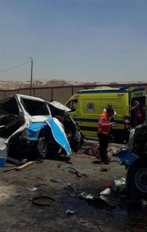 بالصور.. 10سيارات إسعاف تنقل ضحايا حادث الأتوستراد إلي 4 مستشفيات