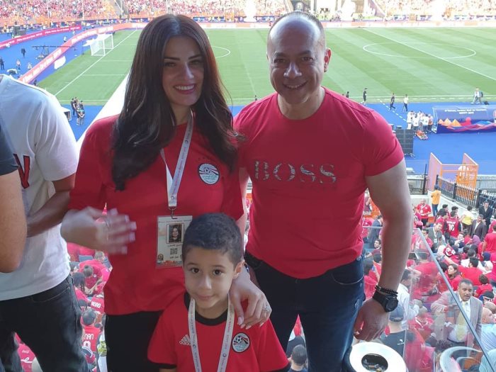 بالصور.. زهير جرانة ومشاهير الفن والإعلام يشاهدون منتخب مصر ضد زيمبابوى بالصور.. زهير جرانة ومشاهير الفن والإعلام يشاهدون منتخب مصر ضد زيمبابوى