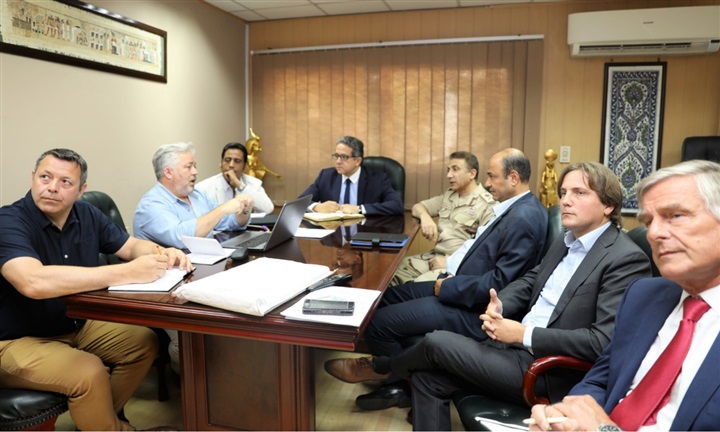 اجتماع "وزير الآثار" بشأن العرض المتحفي للمرحلة الثانية الخاصة بالقاعات التاريخية بالمتحف المصري الكبير
