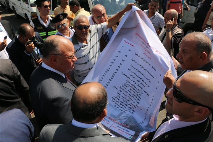 وزير التنمية المحلية ومحافظ القاهرة يتفقدان موقف عبد المنعم رياض