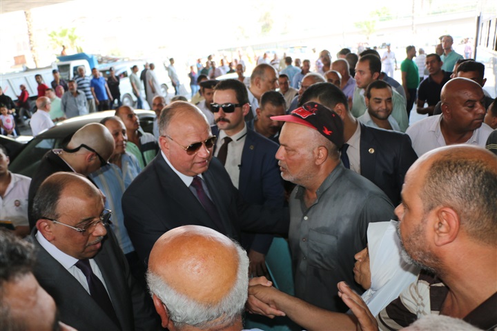 وزير التنمية المحلية ومحافظ القاهرة يتفقدان موقف عبد المنعم رياض