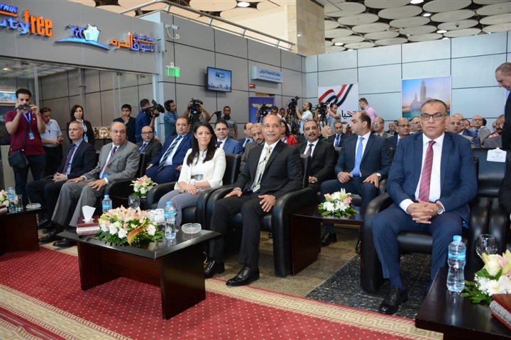 وزيرا الطيران والسياحة يشهدان التشغيل التجريبى لمطار العاصمة الدولي