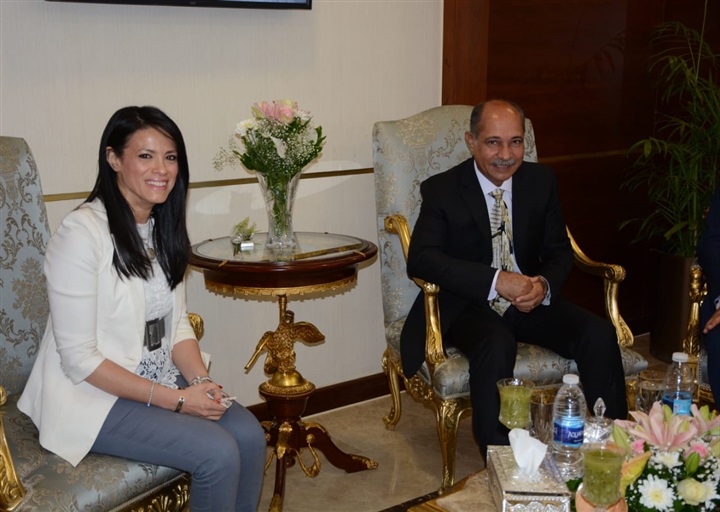 وزيرا الطيران والسياحة يشهدان التشغيل التجريبى لمطار العاصمة الدولي