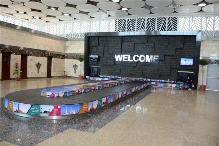 وزيرا الطيران والسياحة يشهدان التشغيل التجريبى لمطار العاصمة الدولي