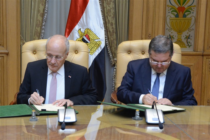 "العصار" و"توفيق" يوقعان مذكرة تفاهم للتعاون المشترك