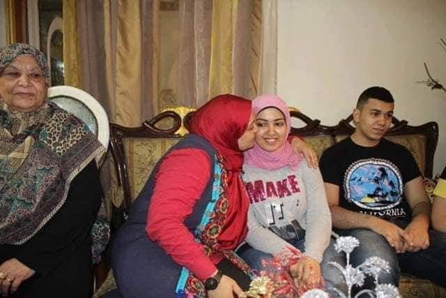 والدة أولى الثانوية العامة للدمج: اسعدتنى مكالمة الوزير 