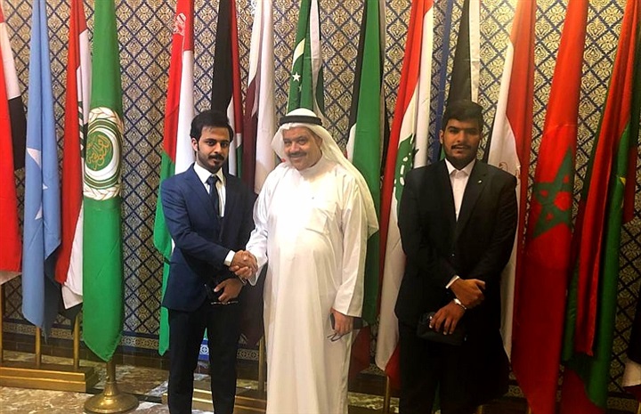 السفير خليل الذوادي يرحب بمؤسس بصمة الكويت السفير خليل الذوادي يرحب بمؤسس بصمة الكويت