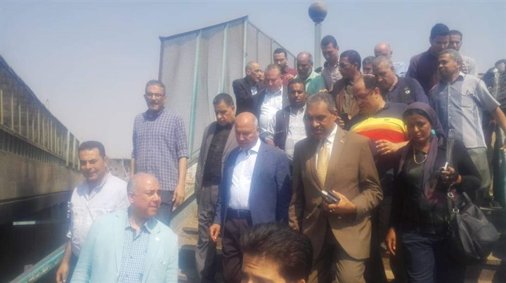 وزير النقل يشهد تشغيل العربات المطورة بشبرا الخيمة 