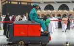 4 آلاف فرد ينظفون ساحات المسجد الحرام 