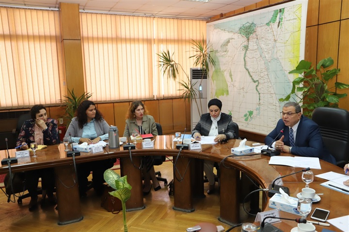 "سعفان" يترأس اجتماع وحدة المساواة بين الجنسين