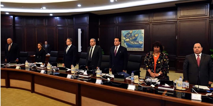 الحكومة: تقف دقيقة حداد على أرواح شهداء حادث معهد الأورام 