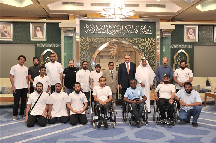 السفير السعودي يستقبل أعضاء بعثة نادي القصيم "لذوي الإعاقة" السفير السعودي يستقبل أعضاء بعثة نادي القصيم "لذوي الإعاقة"