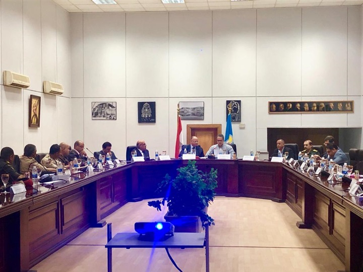 الآثار: مناقشة الاستعدادات الفنیة لفاعلیة نقل المومیاوات الملكیة من المتحف المصري بالتحریر إلى متحف الحضارة بالفسطاط