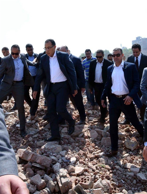 رئيس الوزراء يتفقد موقف الإزالات بمنطقة المدابغ بسور مجرى العيون تمهيداً لبدء أعمال التطوير