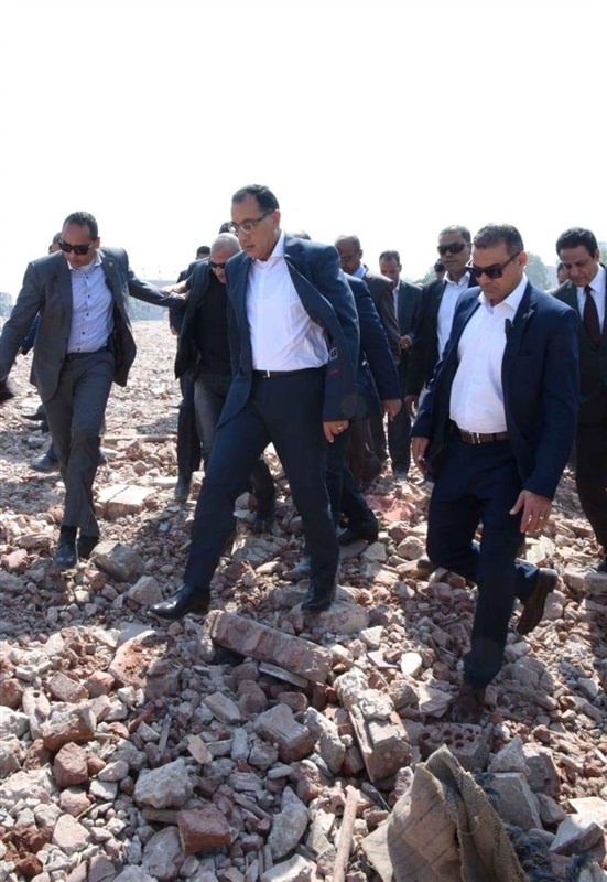 رئيس الوزراء يتفقد موقف الإزالات بمنطقة المدابغ بسور مجرى العيون تمهيداً لبدء أعمال التطوير